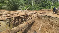Dinas PUPR Kuansing Bangun Jembatan Darurat di Desa Koto Inuman 2 Dinas PUPR Kuansing