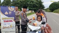 Polsek Benai Bagikan Takjil Ramadhan, Wujud Kepedulian kepada Masyarakat Polsek benai