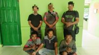 Tiga orang pelaku yang ditangkap dalam penggerebekan yang dilakukan Unit Intel bersama Babinsa pada Minggu malam (11/5/2025) sekitar pukul 22.57 WIB, di sebuah rumah di Gang Pembangunan, Jalan Lintas Bagansiapiapi–Ujung Tanjung, Kelurahan Rimba Melintang. Tiga orang pelaku yang ditangkap dalam penggerebekan yang dilakukan Unit Intel bersama Babinsa pada Minggu malam (11/5/2025) sekitar pukul 22.57 WIB, di sebuah rumah di Gang Pembangunan, Jalan Lintas Bagansiapiapi–Ujung Tanjung, Kelurahan Rimba Melintang.