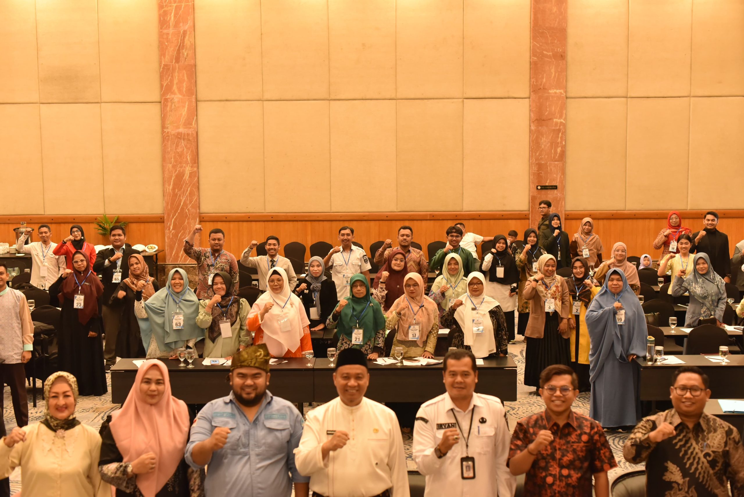 Yayasan Jaga Riau Indonesia sukses menggelar Public Speaking Competition for Teacher se-Riau di Hotel Aryaduta, Pekanbaru, Rabu (5/6).