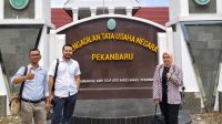 Kuasa Hukum Aldiko Putra saat di Pengadilan Tata Usaha Negara (PTUN) Pekanbaru